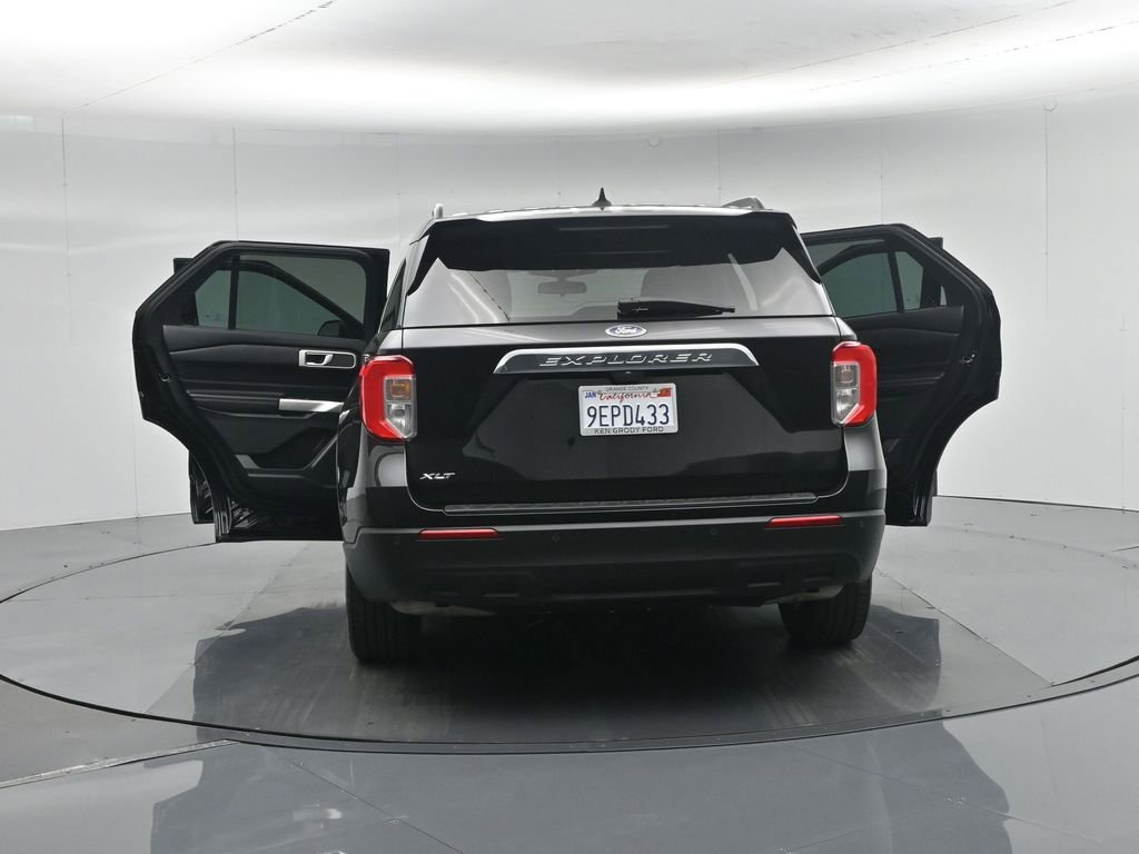 Used 2022 Ford Explorer XLT image 34