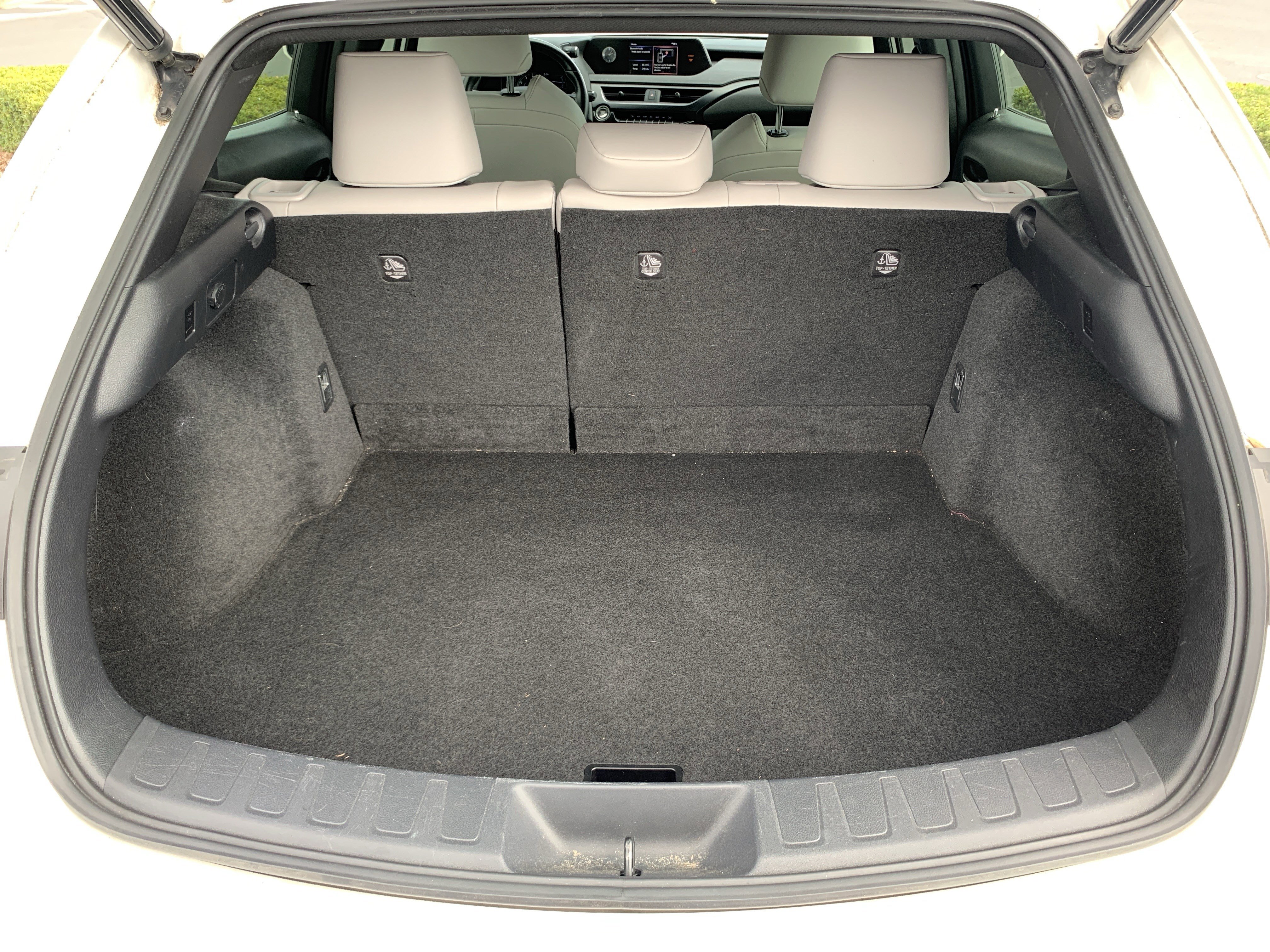 Used 2020 Lexus UX 200 w/ Premium Package image 34