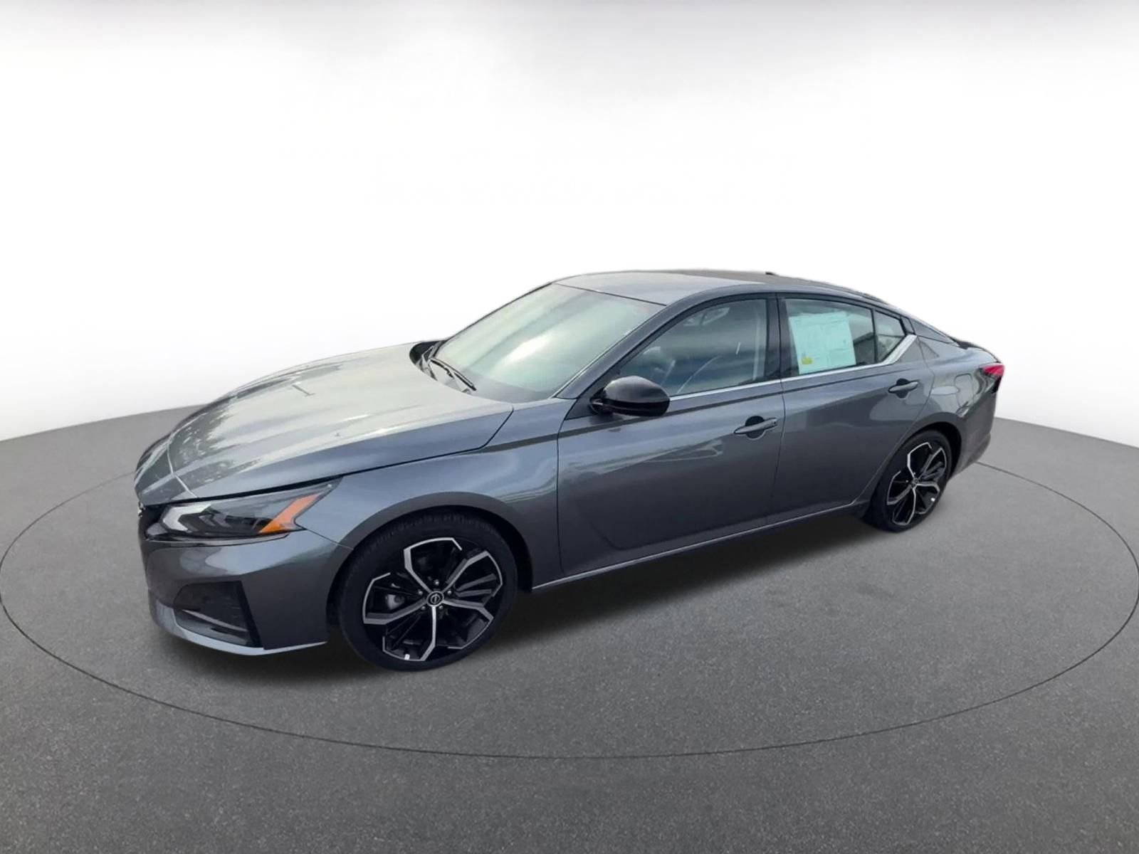 Used 2025 Nissan Altima 2.5 SR image 8