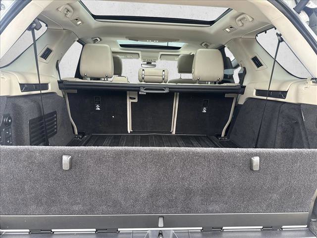 Used 2019 Land Rover Discovery HSE image 18