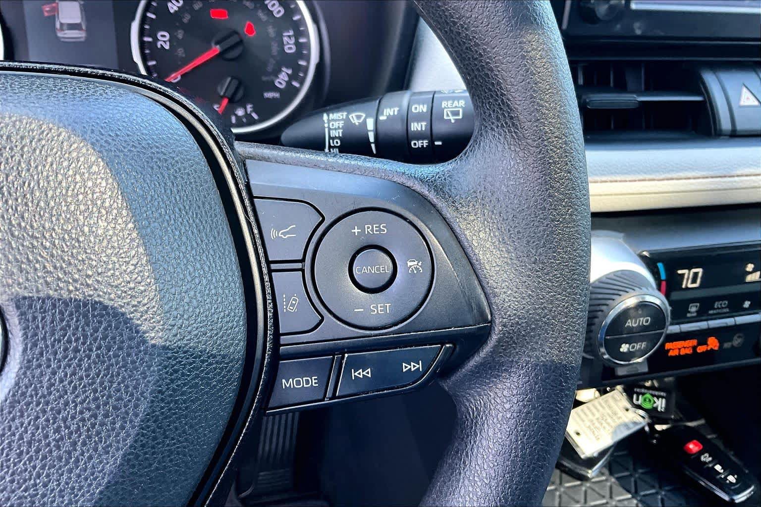 Certified 2019 Toyota RAV4 XLE w/ Convenience Package AWD/4WD image 24