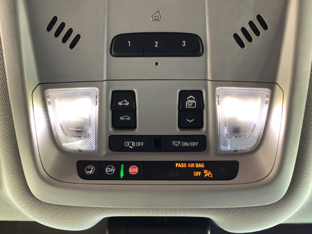 Used 2020 Chevrolet Equinox Premier AWD/4WD image 32