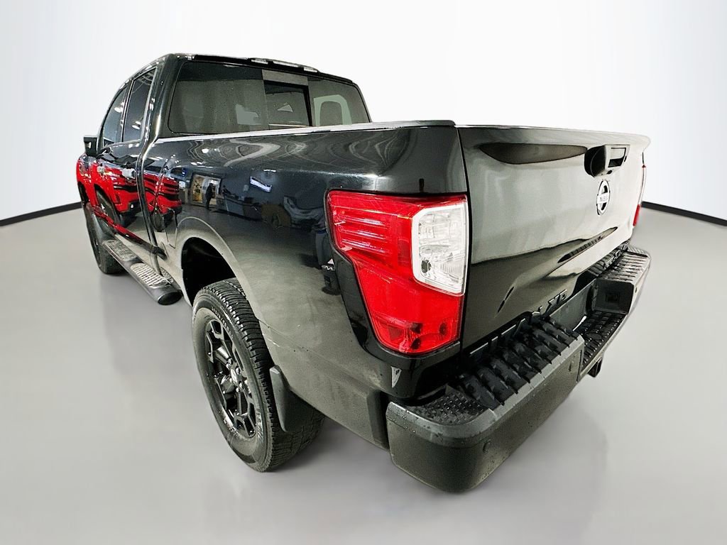 Used 2018 Nissan Titan SV w/ SV Convenience Package AWD/4WD image 5