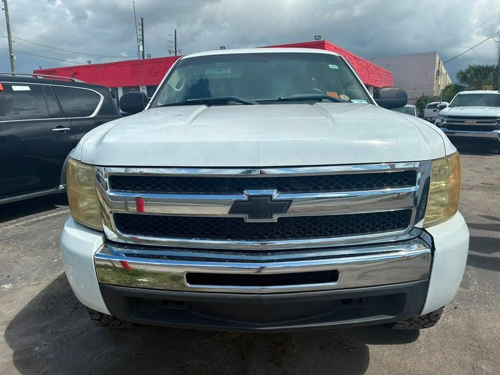 Used 2011 Chevrolet Silverado 1500 W/T w/ LS Package RWD image 1