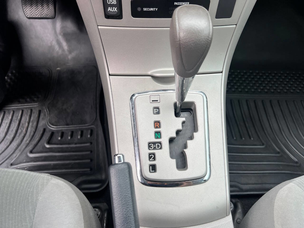 Used 2012 Toyota Corolla LE FWD image 13