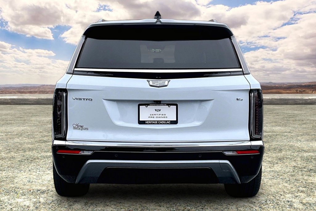 Used 2027 Cadillac Vistiq Luxury w/ LPO, Floor Liner Package AWD/4WD image 6
