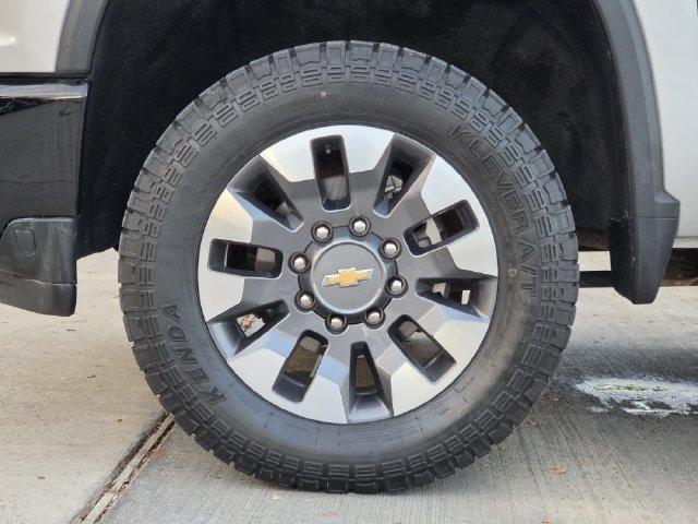 Used 2021 Chevrolet Silverado 2500 Custom w/ Custom Convenience Package AWD/4WD image 8