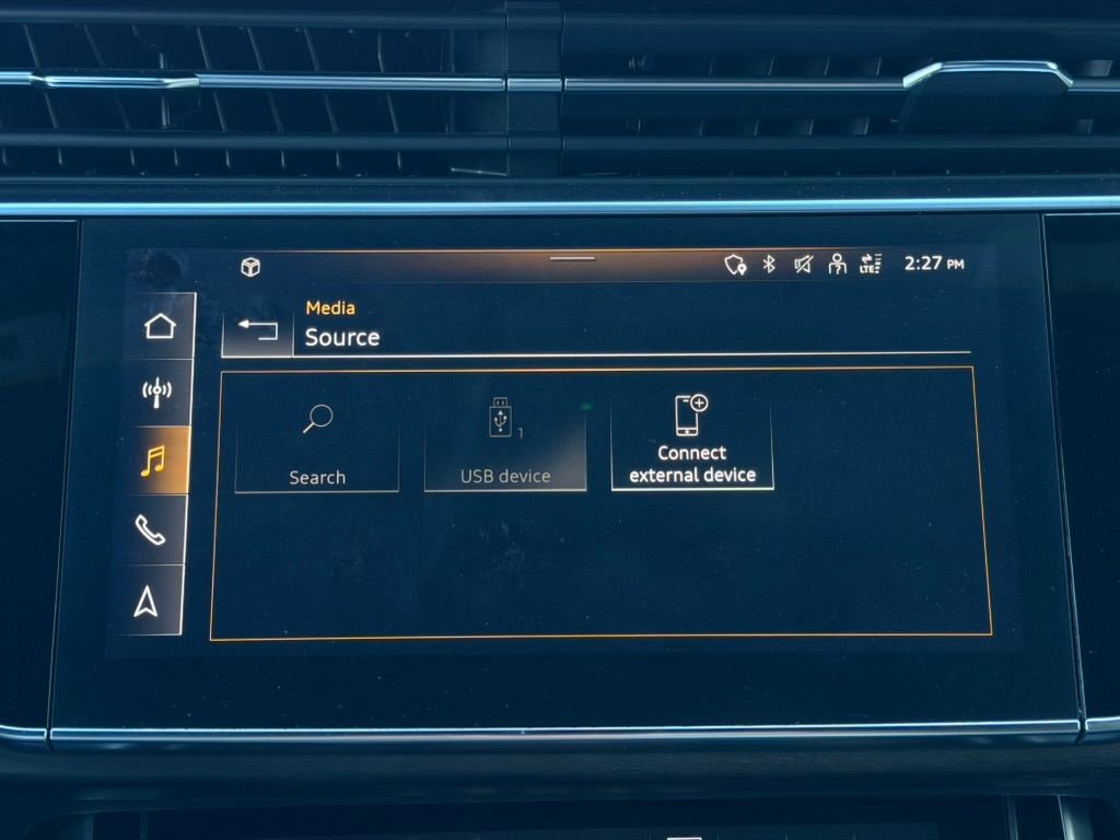Used 2021 Audi Q8 Premium Plus w/ Premium Plus Package AWD/4WD image 37