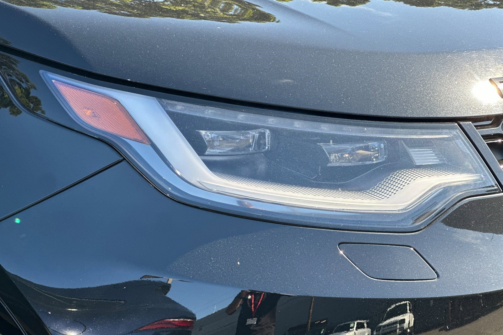 Used 2023 Land Rover Discovery S R-Dynamic image 12