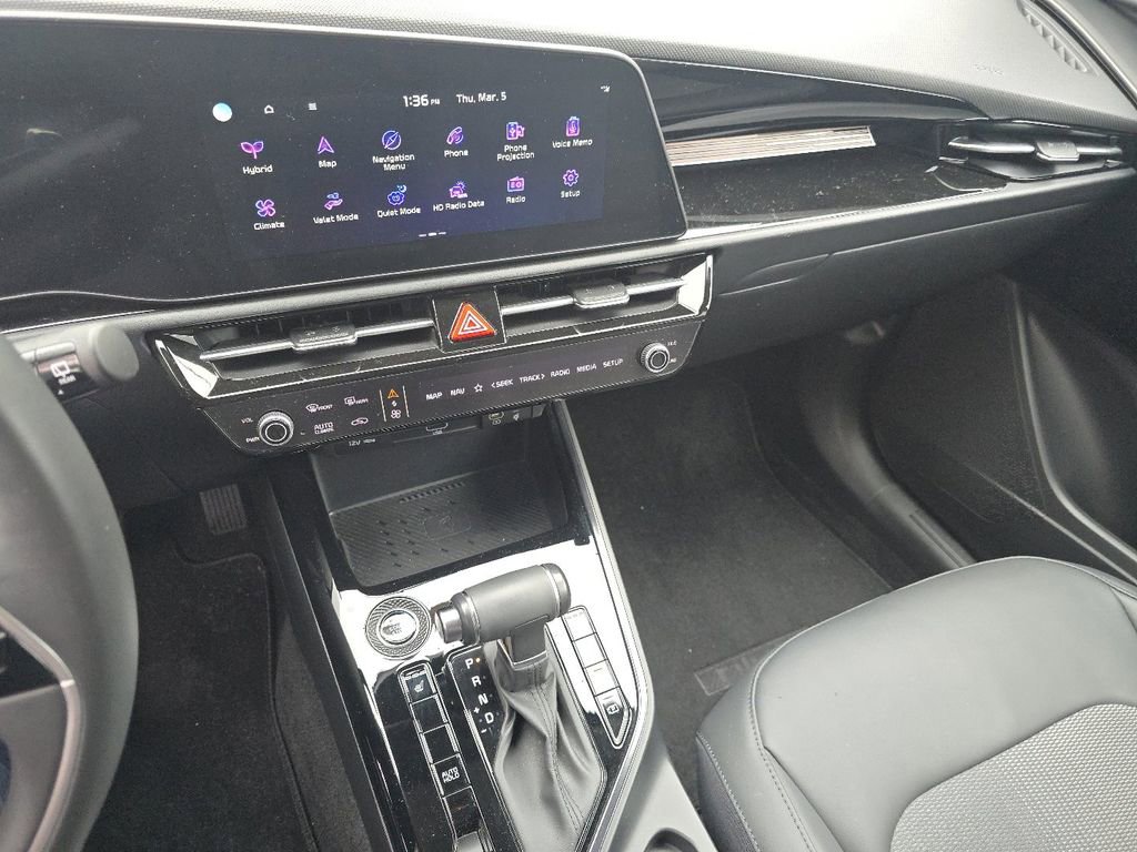 Used 2023 Kia Niro EX image 30