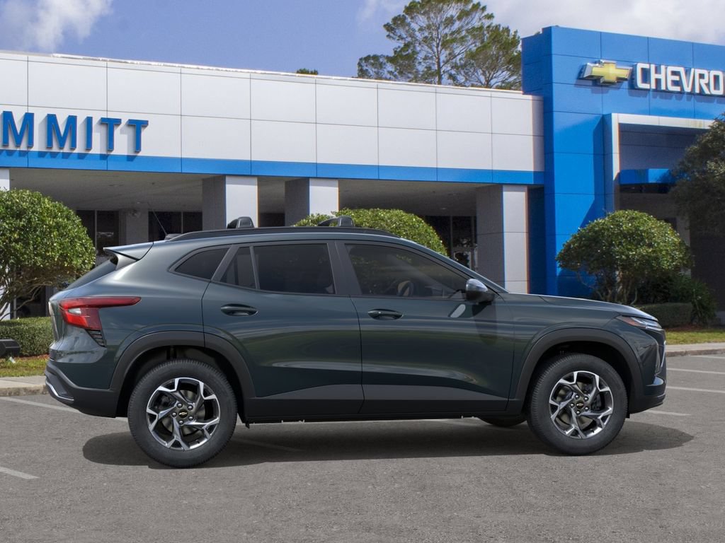 New 2026 Chevrolet Trax LT w/ Sunroof Package FWD image 5