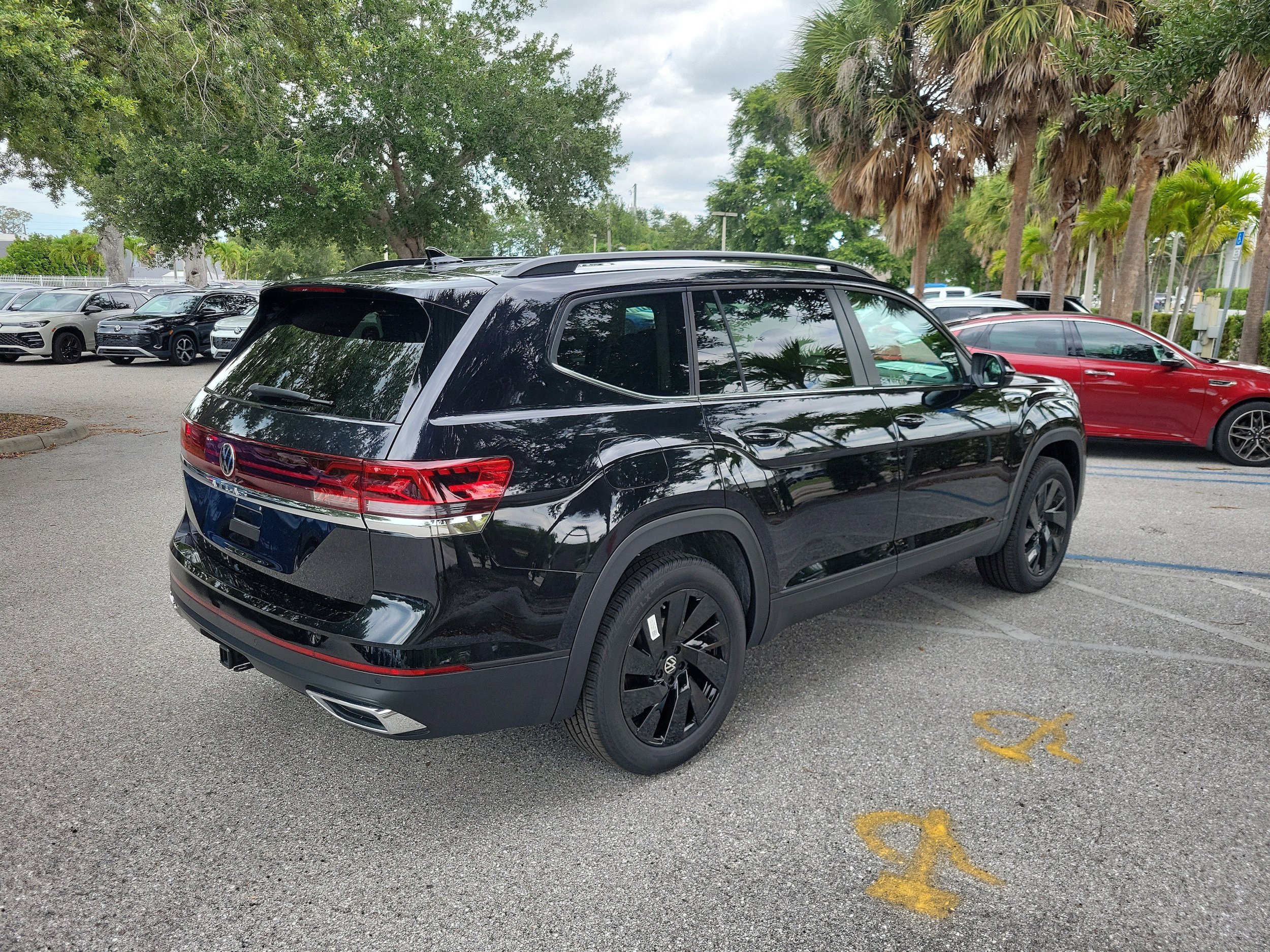 New 2026 Volkswagen Atlas SE FWD image 4