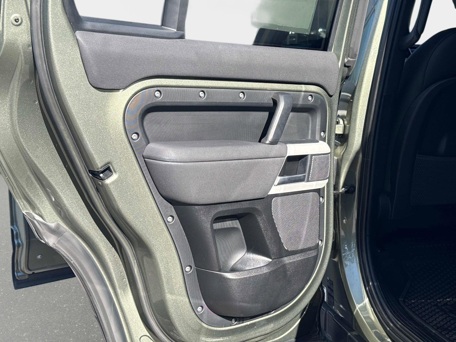 Used 2023 Land Rover Defender 110 S image 12