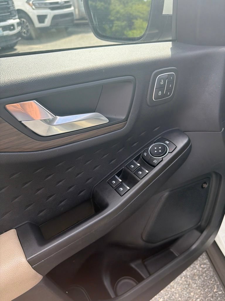 Used 2020 Ford Escape Titanium AWD/4WD image 10