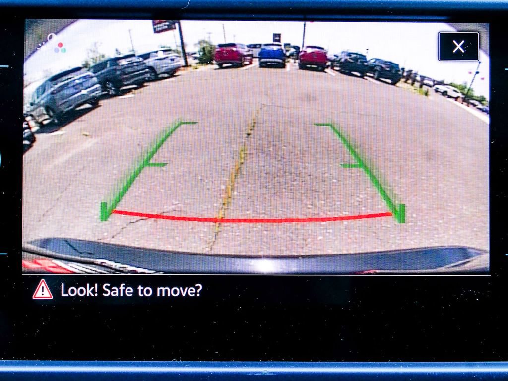 Used 2024 Volkswagen Taos SE AWD/4WD image 19