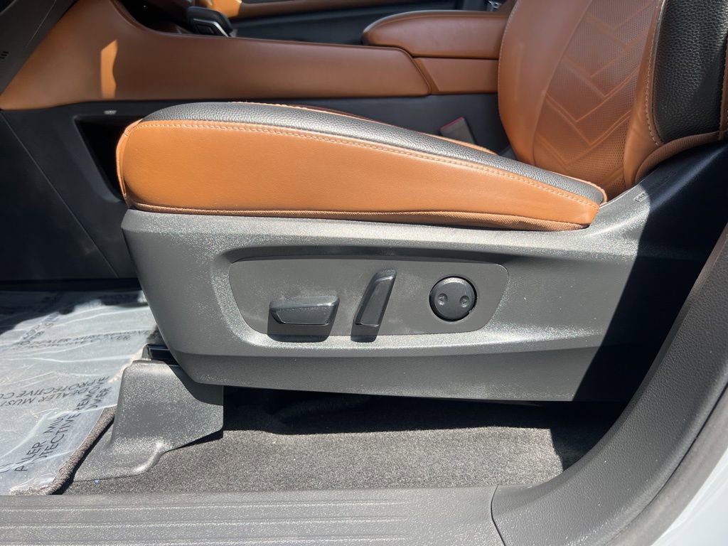 Used 2024 Nissan Pathfinder Platinum w/ Cargo Package FWD image 33