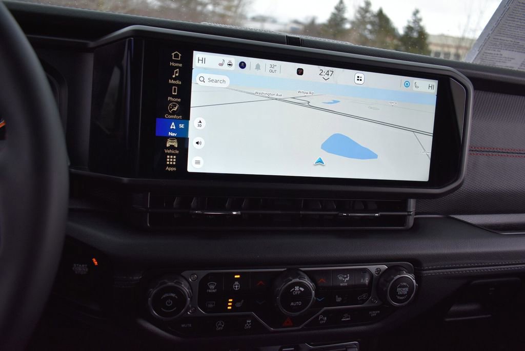 Used 2024 Jeep Gladiator Rubicon w/ Technology Group image 19