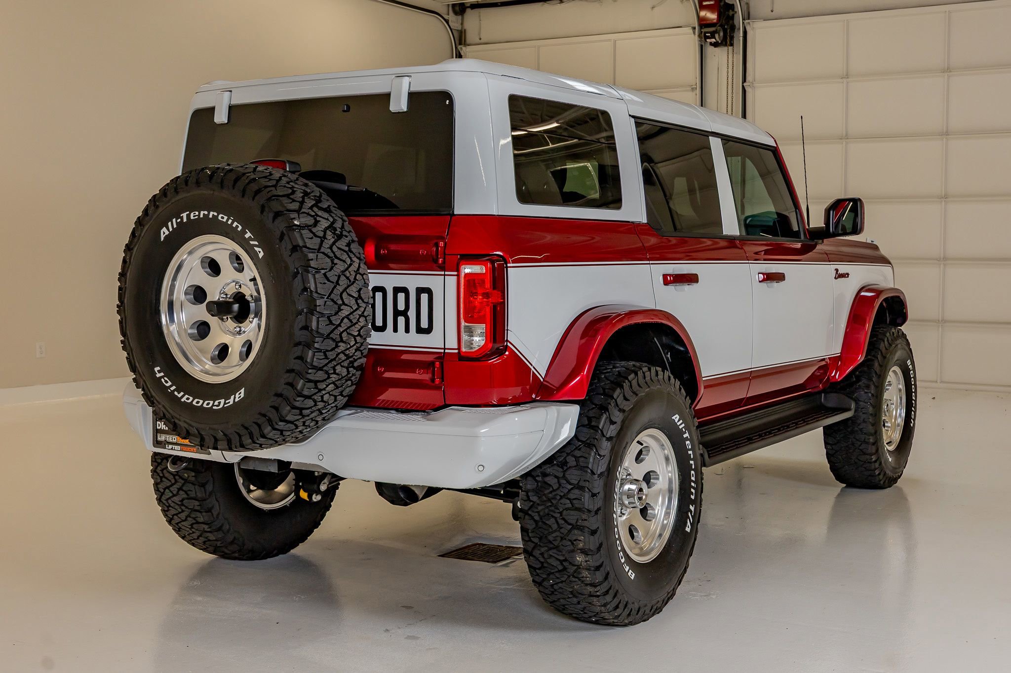 Used 2025 Ford Bronco Heritage Edition AWD/4WD image 10