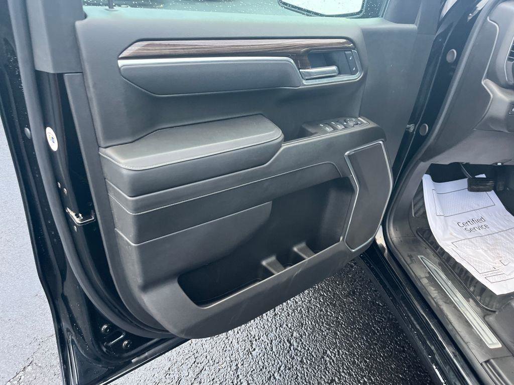 Used 2025 Chevrolet Silverado 1500 RST AWD/4WD image 18