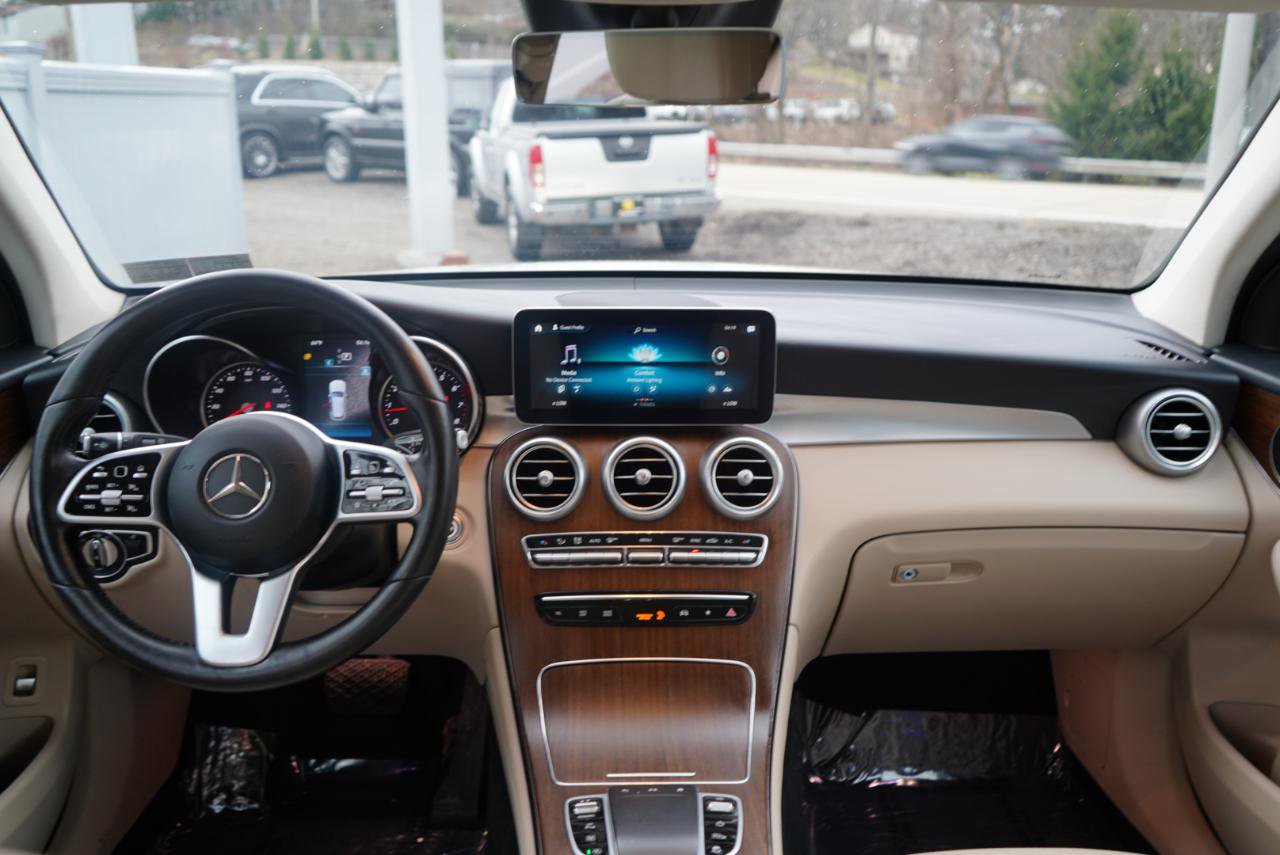 Used 2022 Mercedes-Benz GLC 300 4MATIC w/ Premium Package Lite image 49