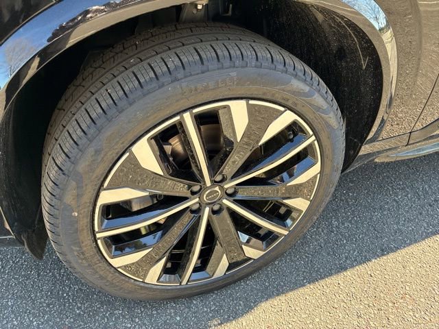 New 2026 Volvo XC90 B6 Plus w/ Protection Package Premier AWD/4WD image 11