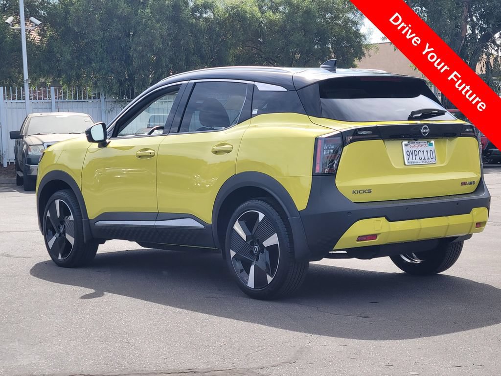 Used 2025 Nissan Kicks SR AWD/4WD image 3