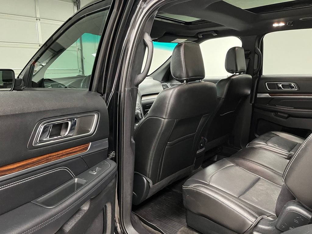 Used 2018 Ford Explorer Limited AWD/4WD image 44
