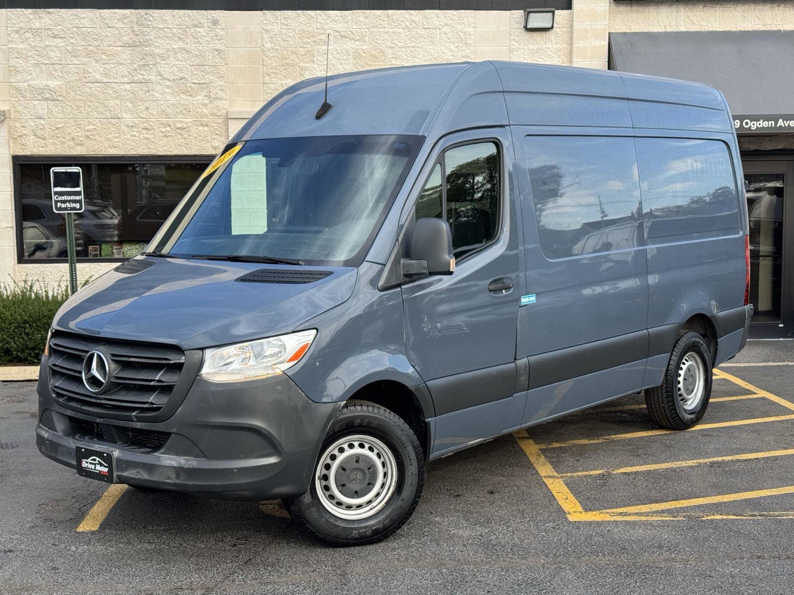 Used 2019 Mercedes-Benz Sprinter 144 image 2