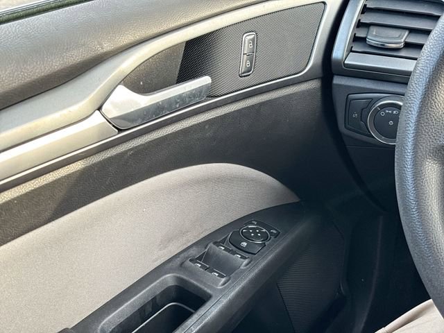 Used 2016 Ford Fusion S image 33