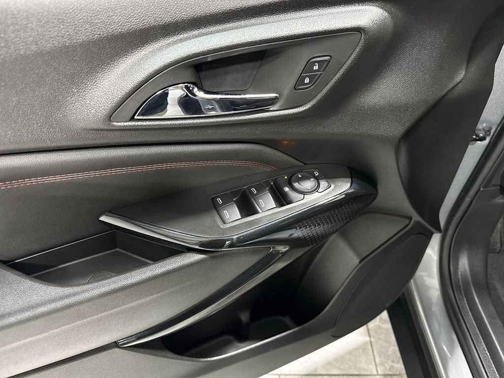 Used 2024 Chevrolet Trax RS w/ Driver Confidence Package image 24