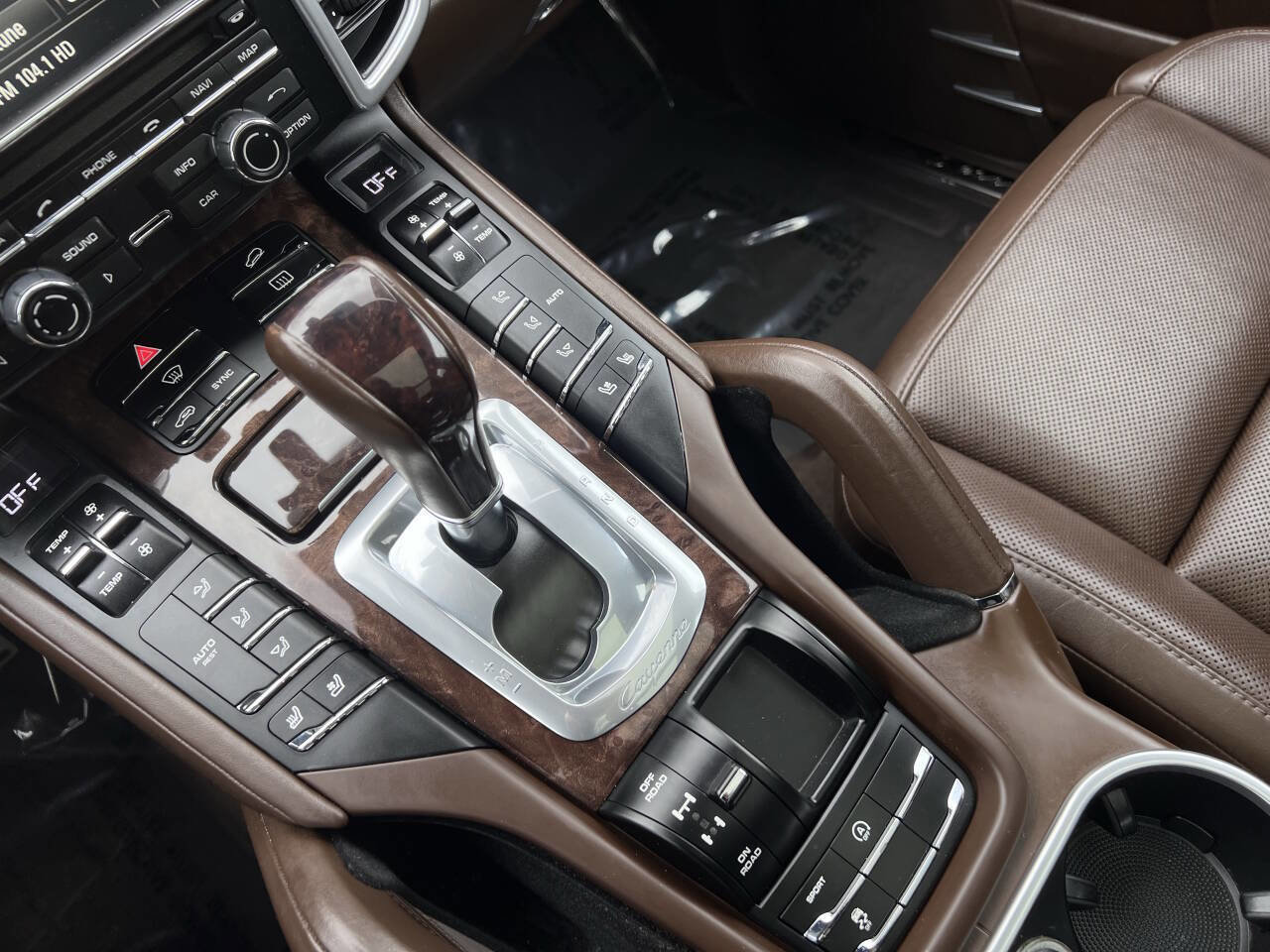 Used 2016 Porsche Cayenne S w/ Premium Package image 19