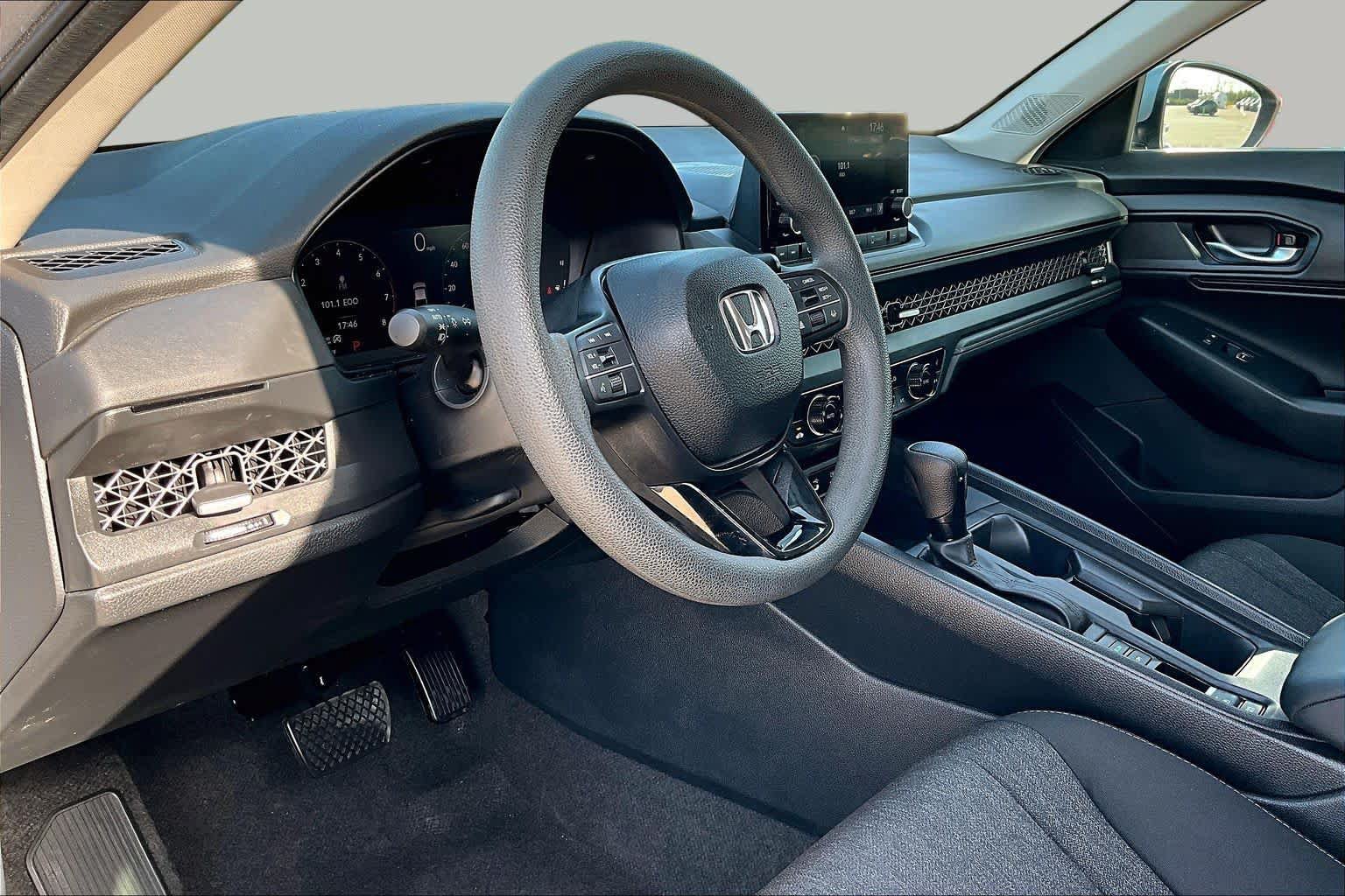 Used 2023 Honda Accord EX image 17