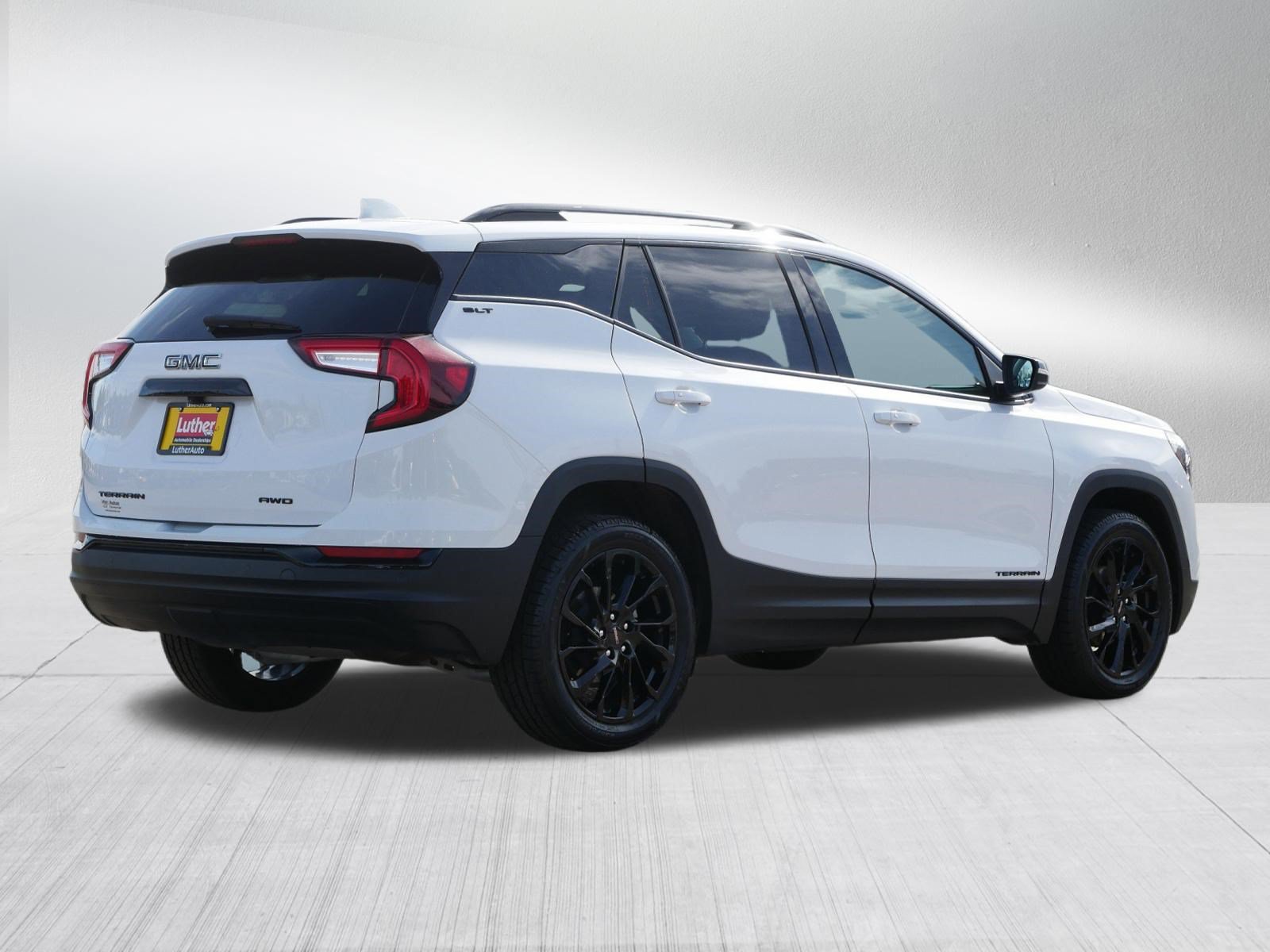 Used 2024 GMC Terrain SLT w/ Infotainment Package II AWD/4WD image 7
