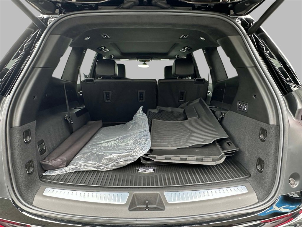 Certified 2025 Cadillac XT6 Premium Luxury w/ Platinum Package image 17