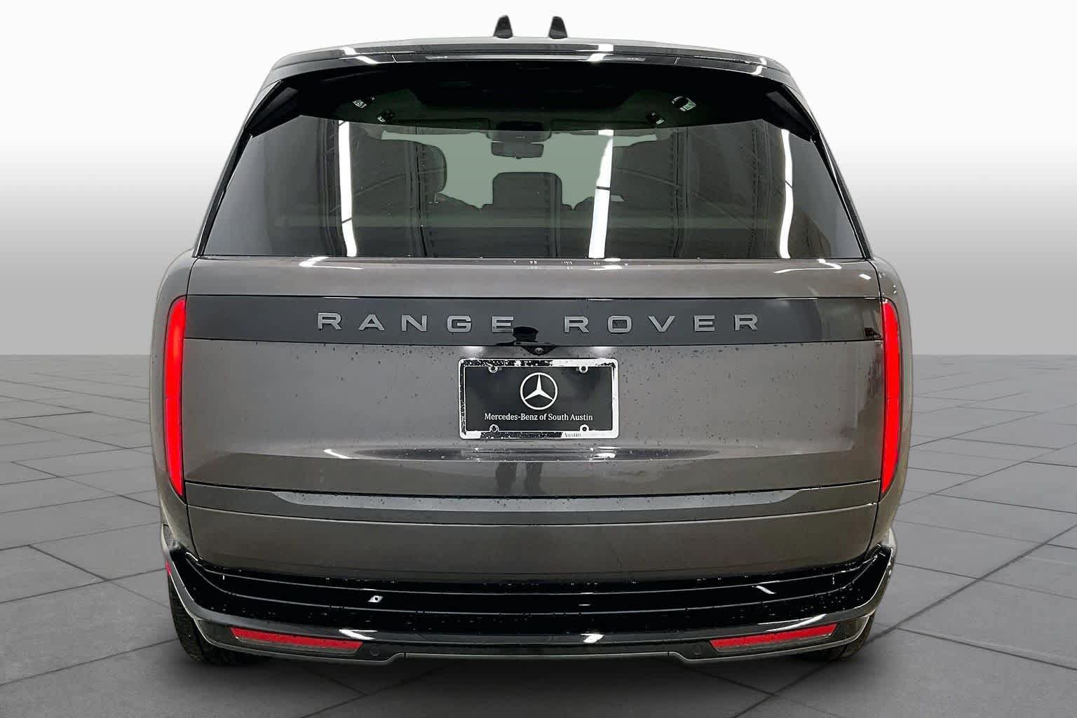 Used 2025 Land Rover Range Rover SE AWD/4WD image 5