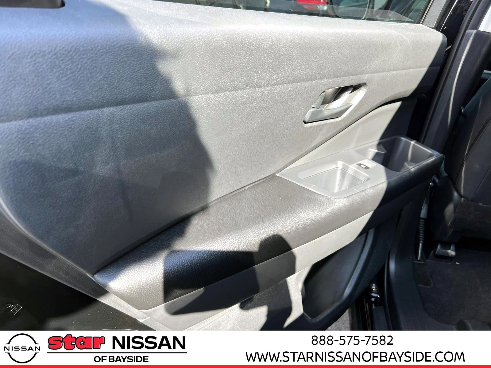 Used 2024 Nissan Pathfinder S image 9