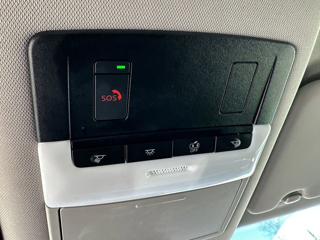 Used 2023 Nissan Rogue SV image 31