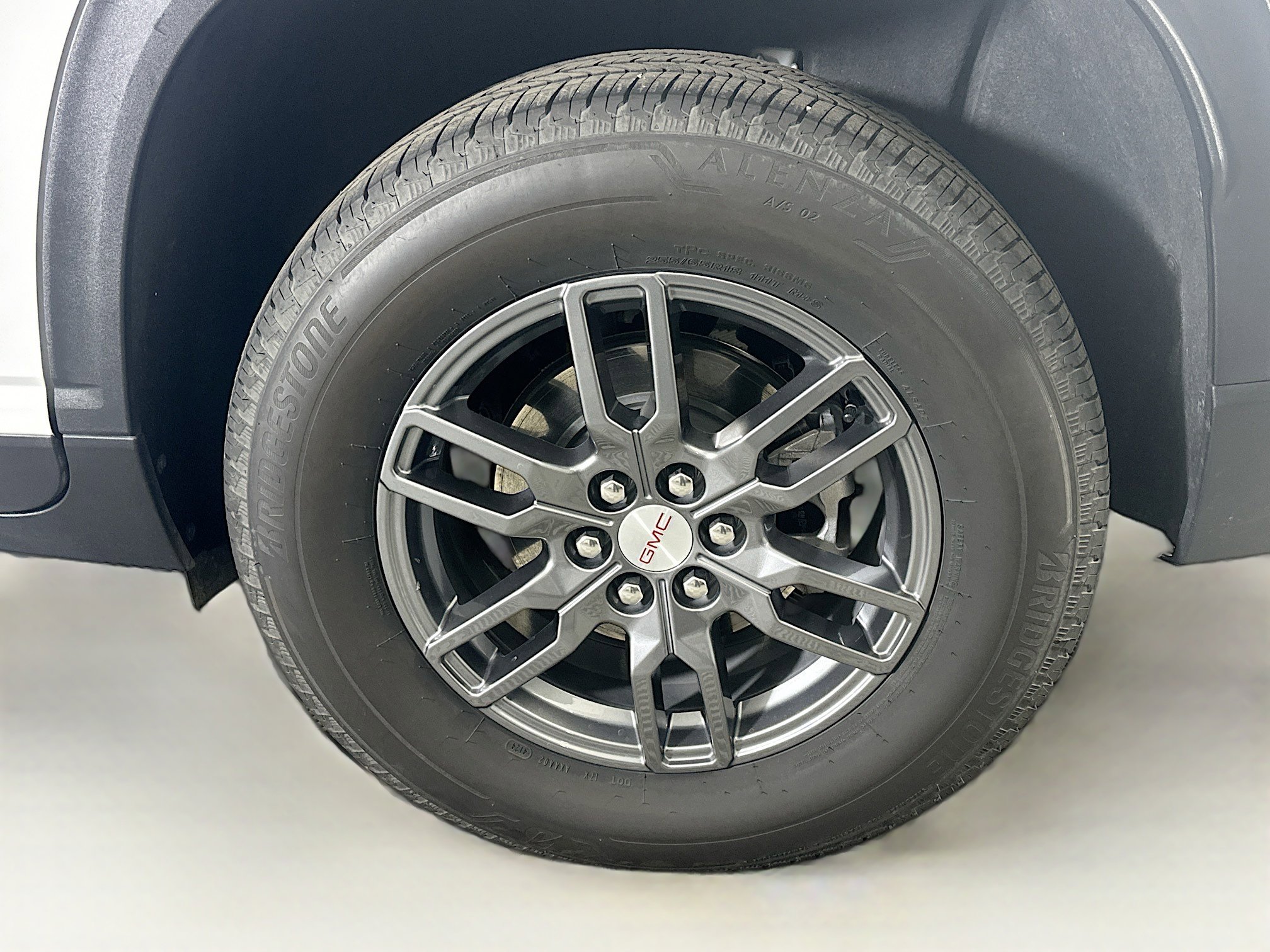 Used 2025 GMC Acadia Elevation image 11