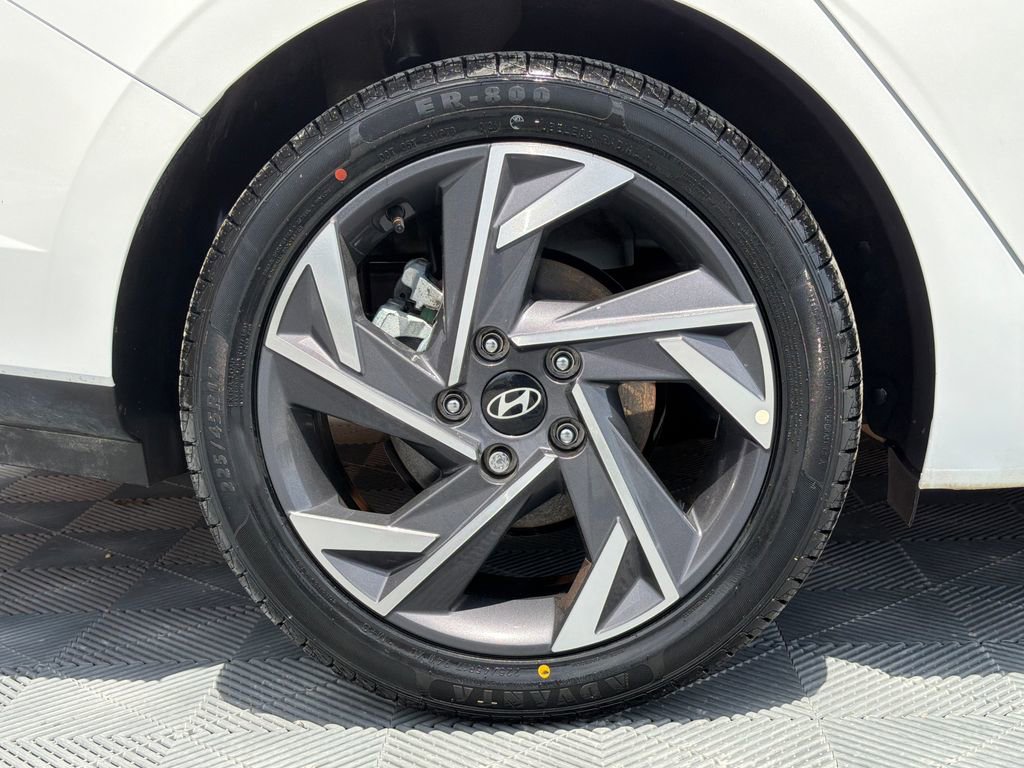 Used 2024 Hyundai Elantra SEL w/ Convenience Package FWD image 21