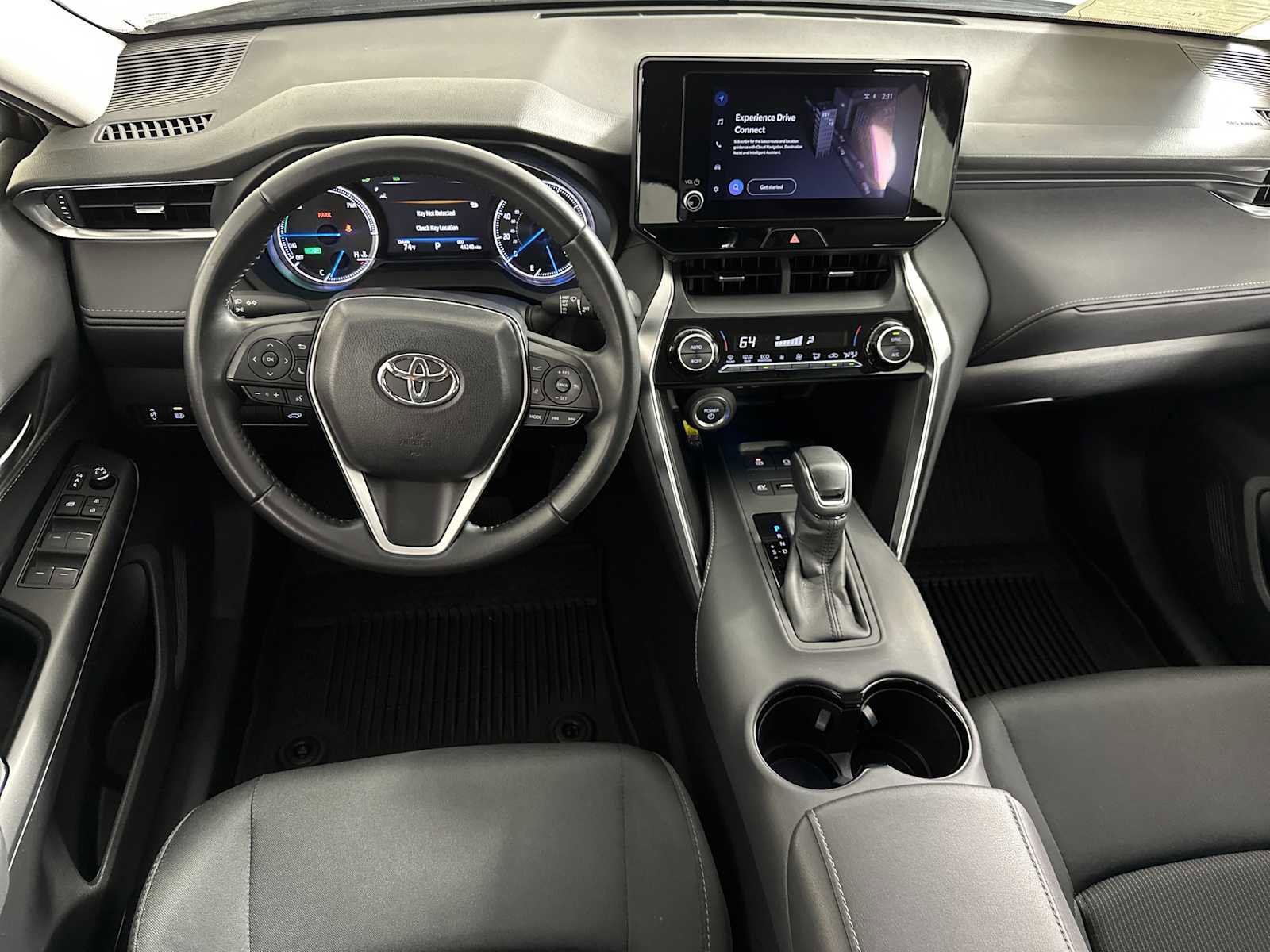 Used 2024 Toyota Venza LE AWD/4WD image 13