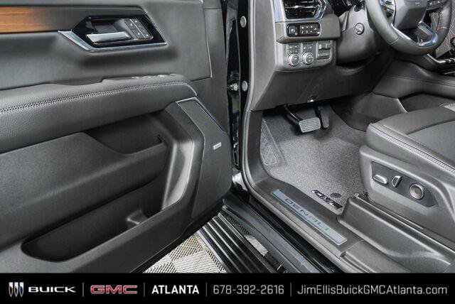 New 2026 GMC Yukon XL Denali w/ Denali Reserve Package AWD/4WD image 9
