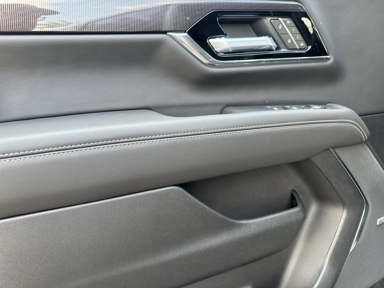 New 2026 GMC Yukon XL Elevation RWD image 11