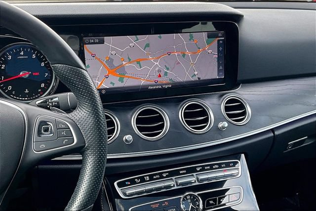 Used 2017 Mercedes-Benz E 300 4MATIC image 5