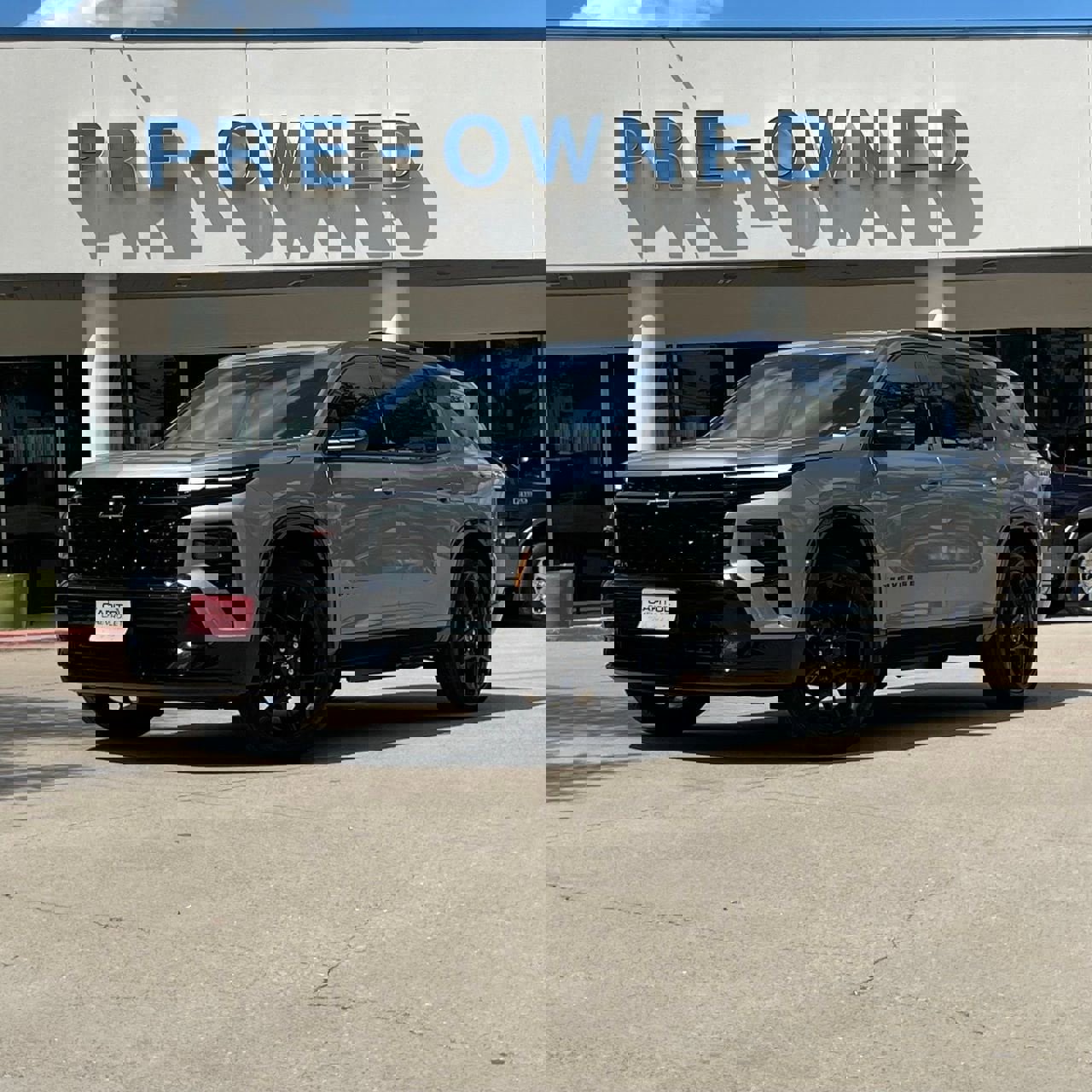 Used 2026 Chevrolet Traverse RS image 2