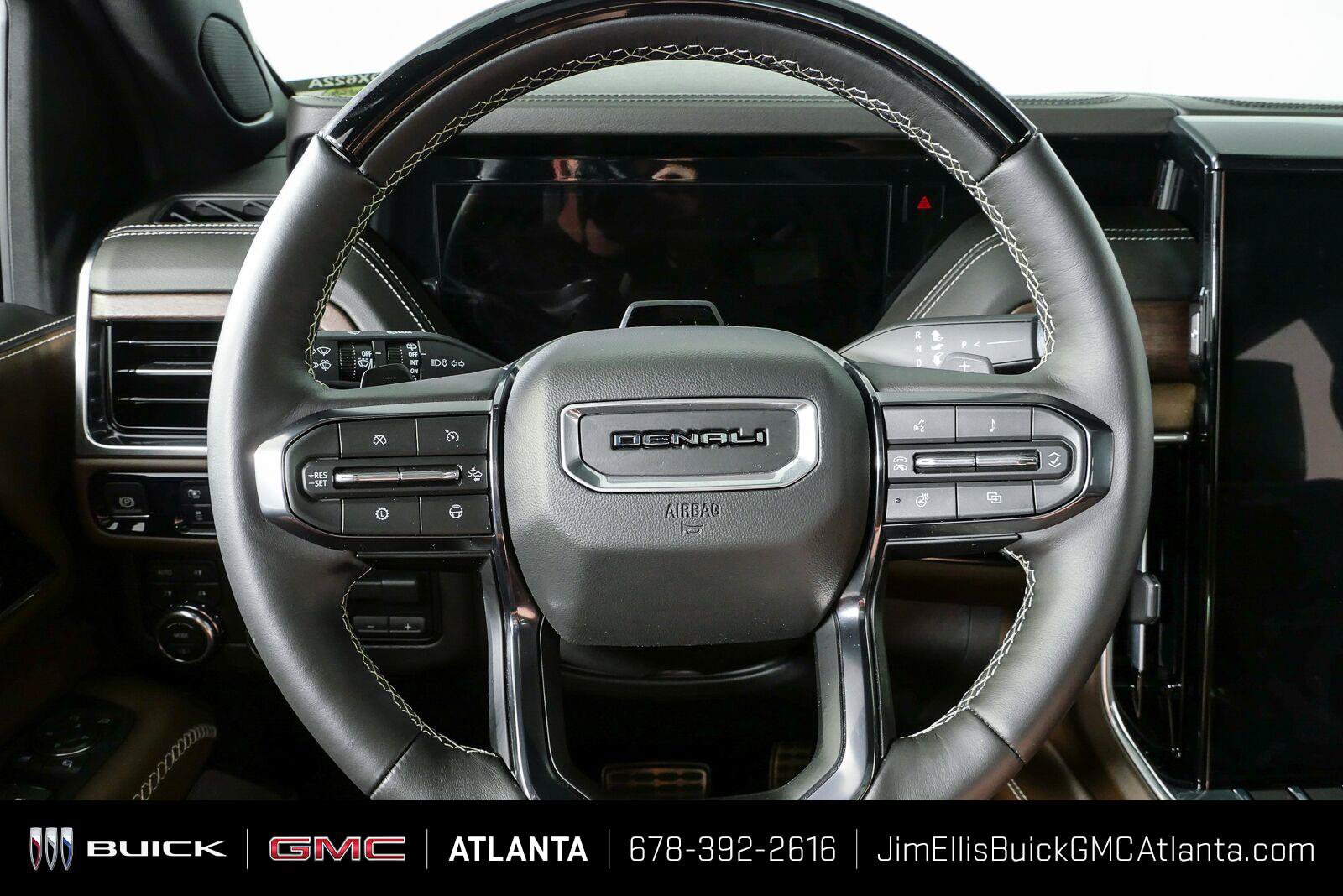 Used 2025 GMC Yukon XL Denali Ultimate w/ LPO, Floor Liner Package AWD/4WD image 10