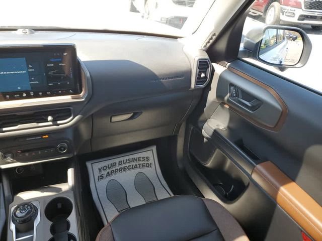 Used 2025 Ford Bronco Sport Outer Banks w/ Outer Banks Tech Package+ AWD/4WD image 16