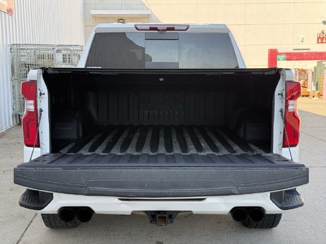 Used 2023 Chevrolet Silverado 1500 High Country w/ Technology Package AWD/4WD image 35