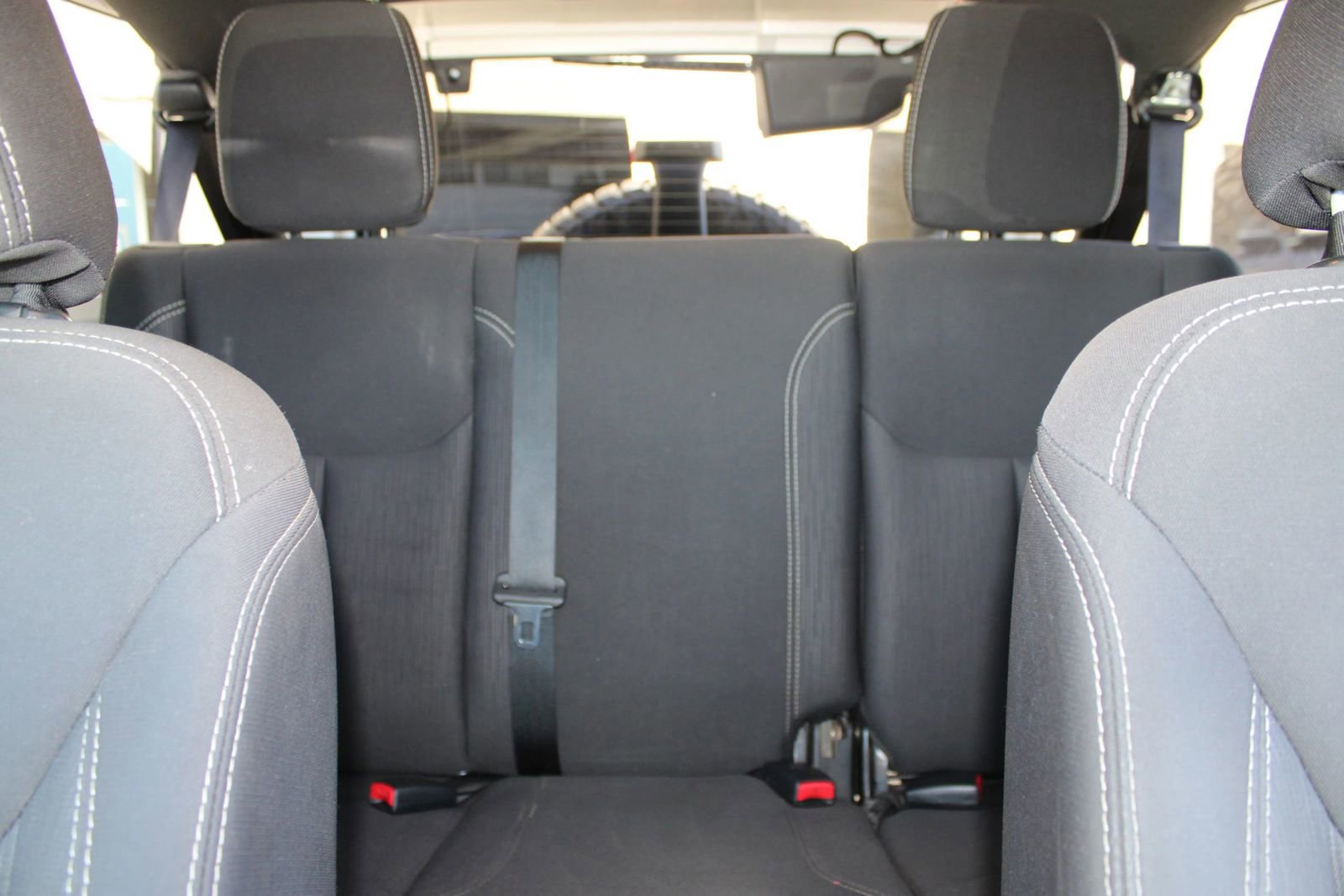 Used 2018 Jeep Wrangler Unlimited Sahara w/ Connectivity Group image 17