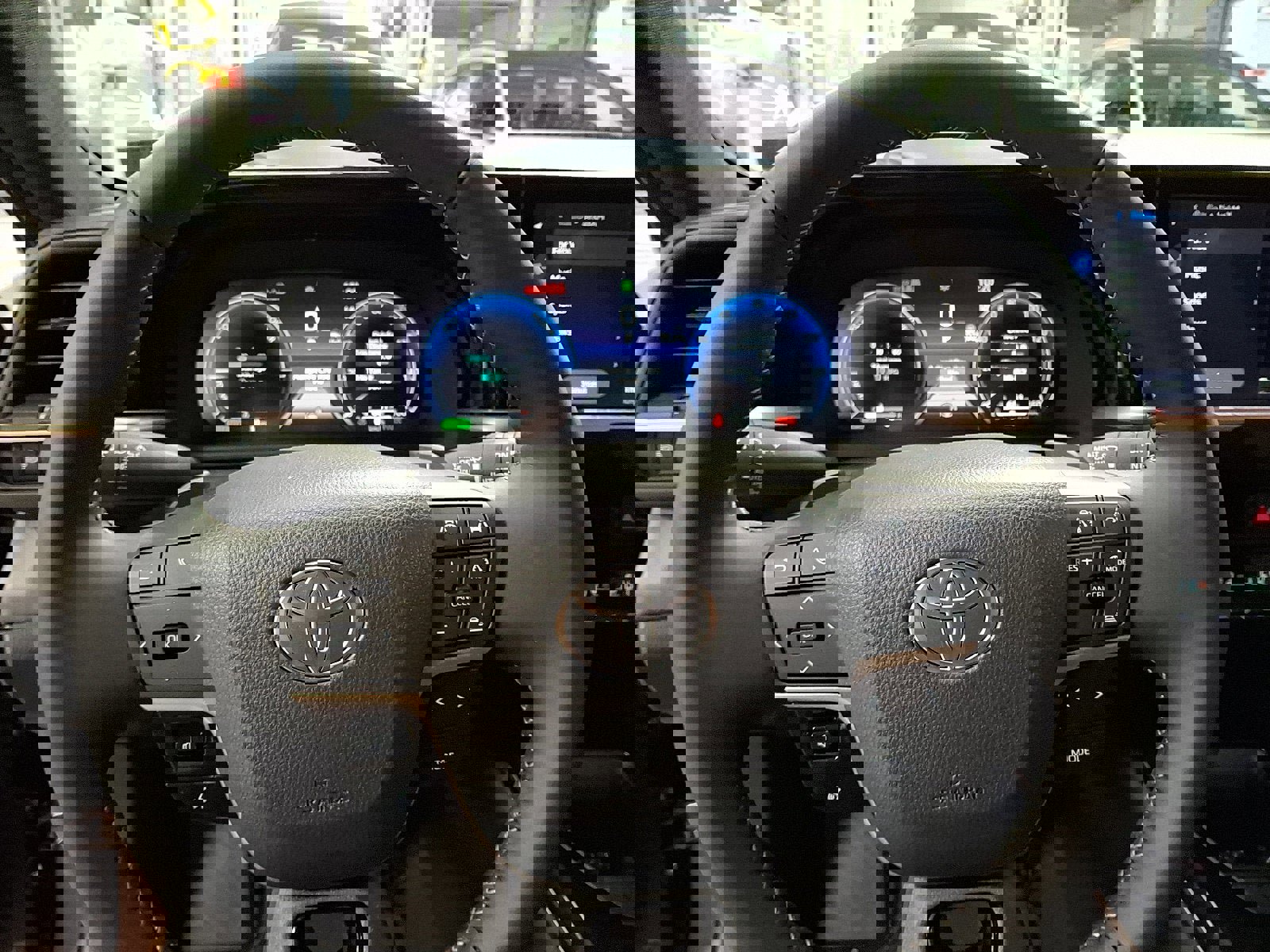 New 2025 Toyota Crown Signia image 13