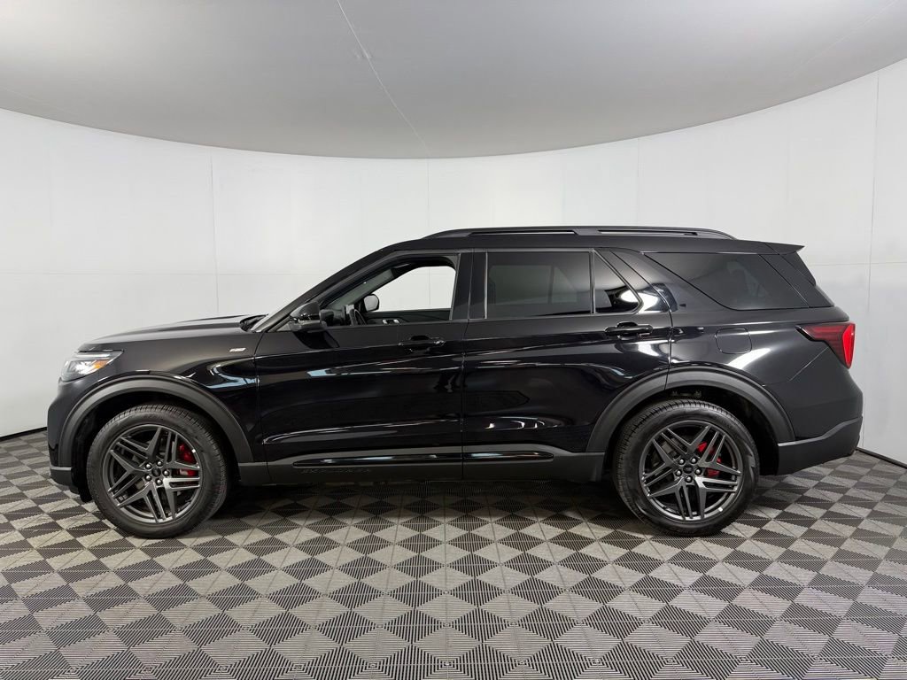 Used 2025 Ford Explorer ST-Line w/ ST-Line Street Pack image 10